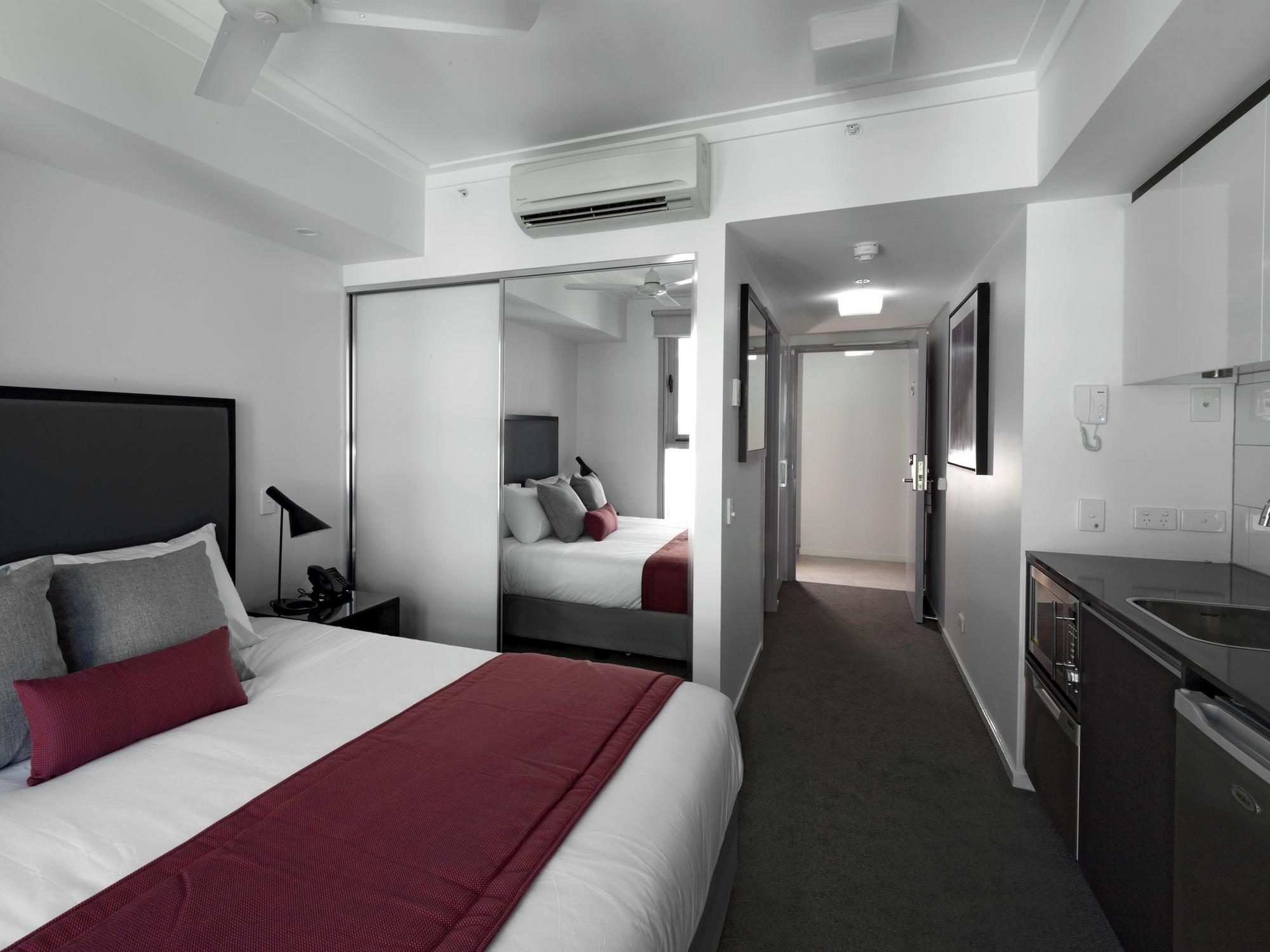 H On Mitchell Apartment Hotel Darwin Buitenkant foto